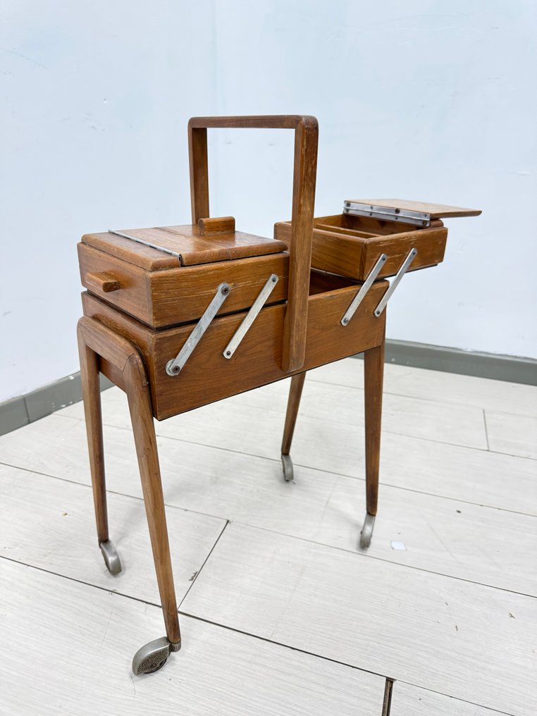 Naaidoos - Hout, Metaal - werkmand #2.1