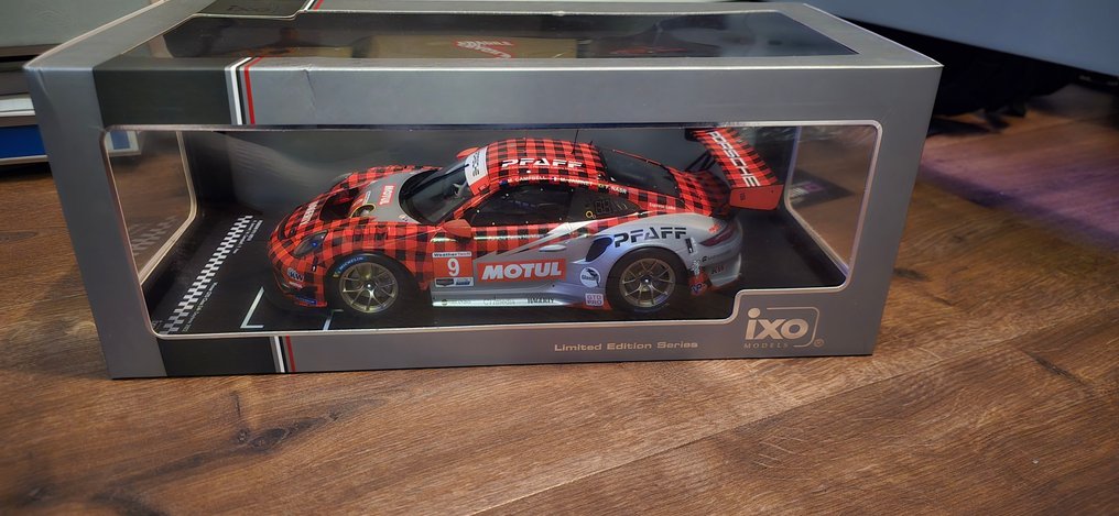 IXO 1:18 - Machetă mașină de curse - Porsche 911 GT3 R Winner GTD Class 24h Daytona 2022 - Model de mașină frumos, în stare nouă și vine în ambalaj original. #1.0