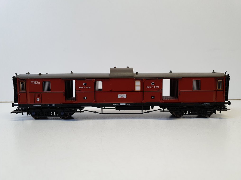 Fleischmann H0 - 481279 zijnde 5850K+5851K+5852K+5853K - Set di treni (4) - Riguardo a 4 carrozze K.P.E.V. dal set di treni "Preußen Gloria" con ruote a corrente alternata. - KPEV #1.0