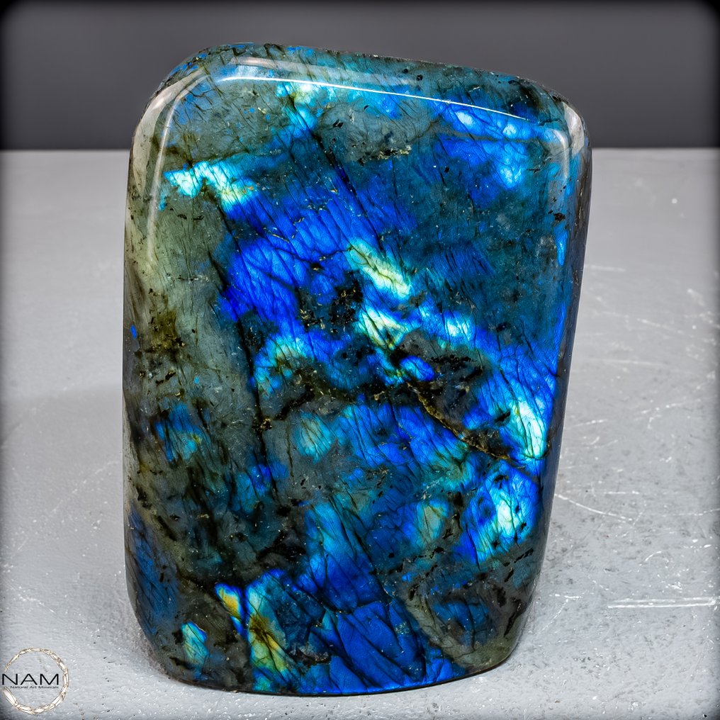 Fascinante forma libera di labradorite da Madagascar – Un gioco di luce e magia- 1307.26 g #2.1