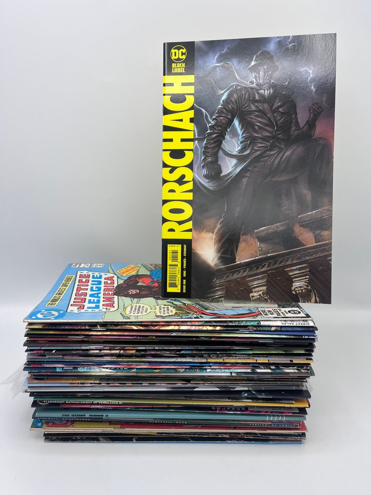 Various Series - 63 different comics from publisher DC, including several #1's and Key Issues - 63 Comic collection - EO - 1982/2024 #1.0