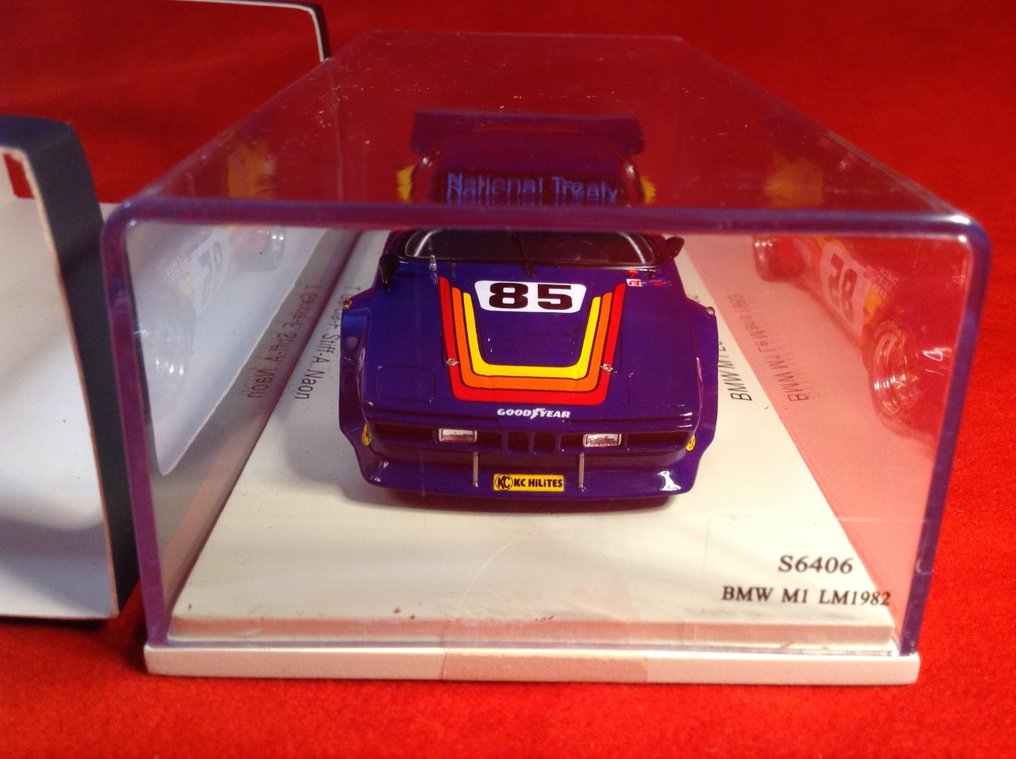 Spark 1:43 - Modelracerbil - ref. #S6406 B.M.W. M1 IMSA GTO 24h Le Mans 1982 #85 Tony Garcia/Fred Stiff/Albert Naon - Fremragende kvalitet - begrænset udgave - svær at finde i dag. #3.2