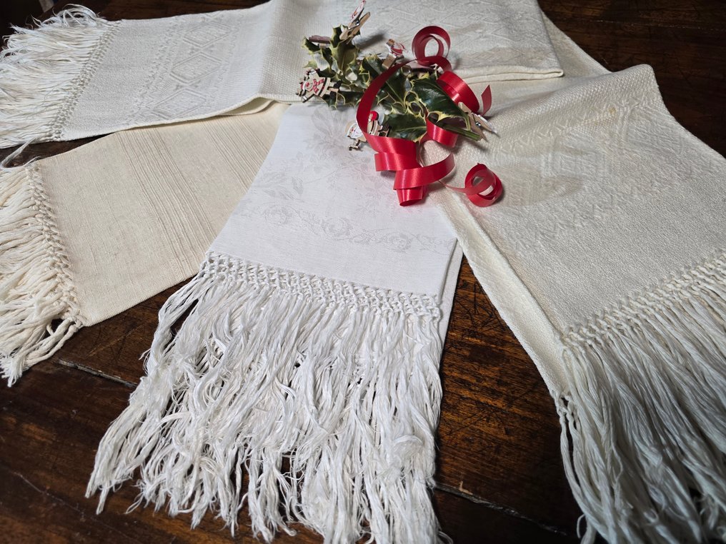 Towel (4) - 120 cm - 58 cm - Without reserve #1.0