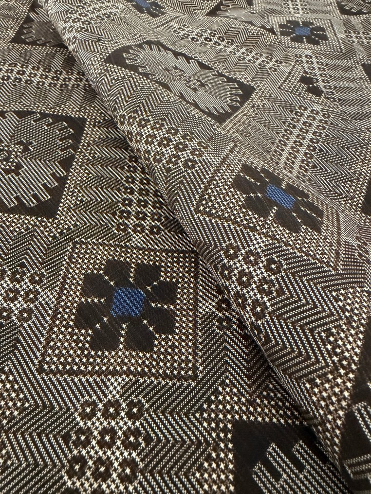 Jaqueta Haori de seda tingida com lama masculina com grande padrão geométrico Kasuri. - Seda - Japão - Período Showa (décadas de 1950 a 1970) #3.2
