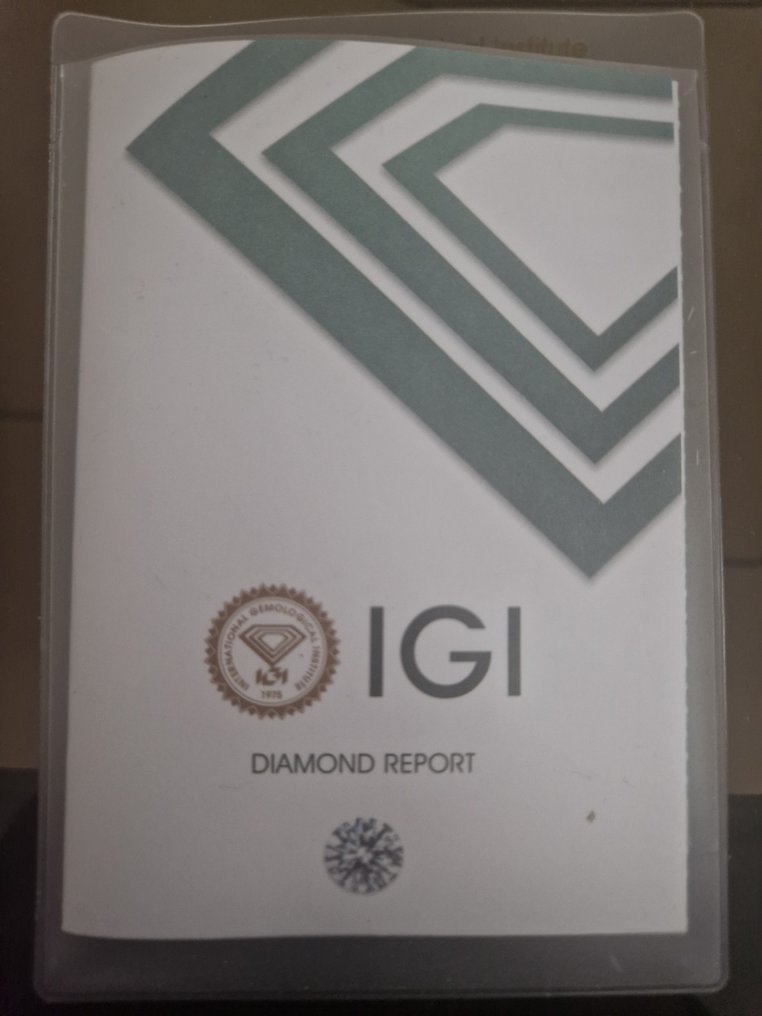 No reserve price - 1 pcs Diamond (Natural) - 0.68 ct - Round - I - I2 - International Gemological Institute (IGI) #1.0