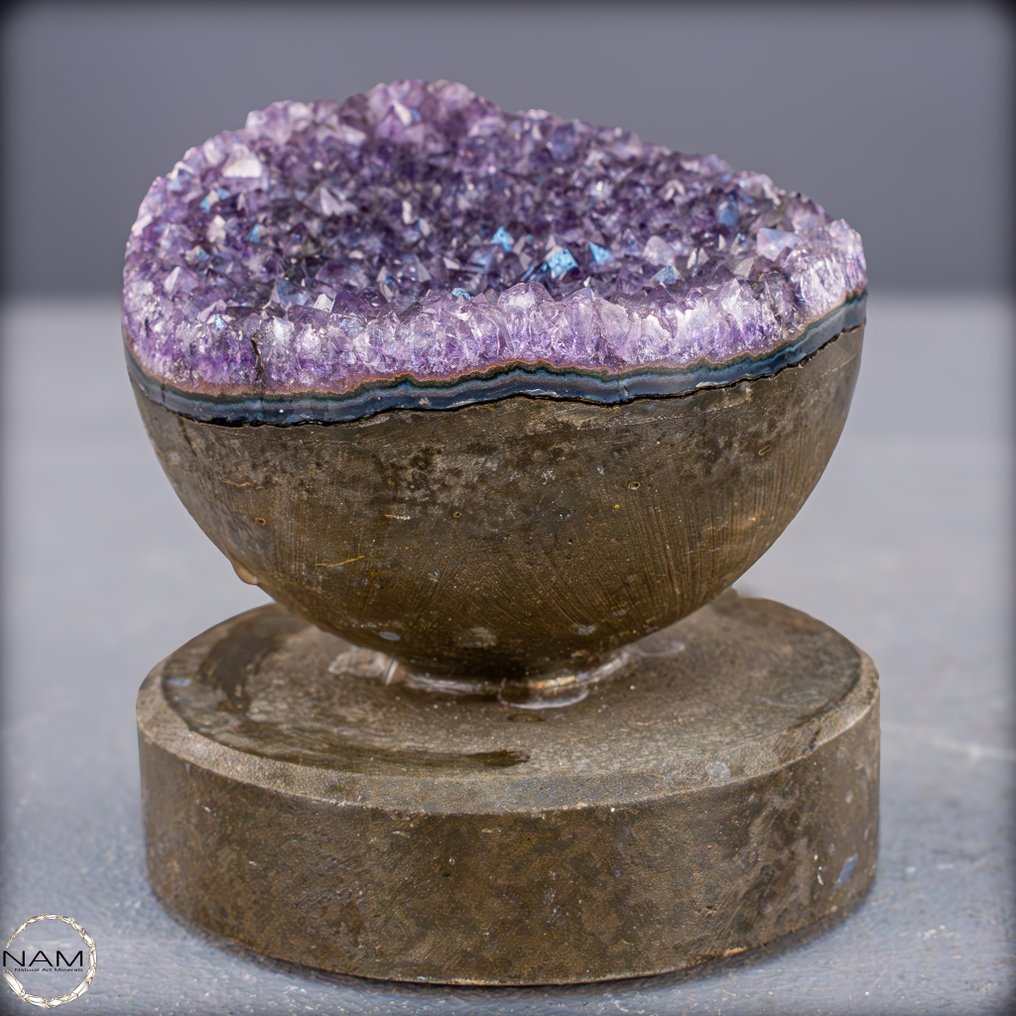 Φυσική δρύση αμέθοδος σε μαζική βάση πετρωμάτων. Ένα σπάνιο, δυναμικό θέαμα.- 675.21 g #2.1