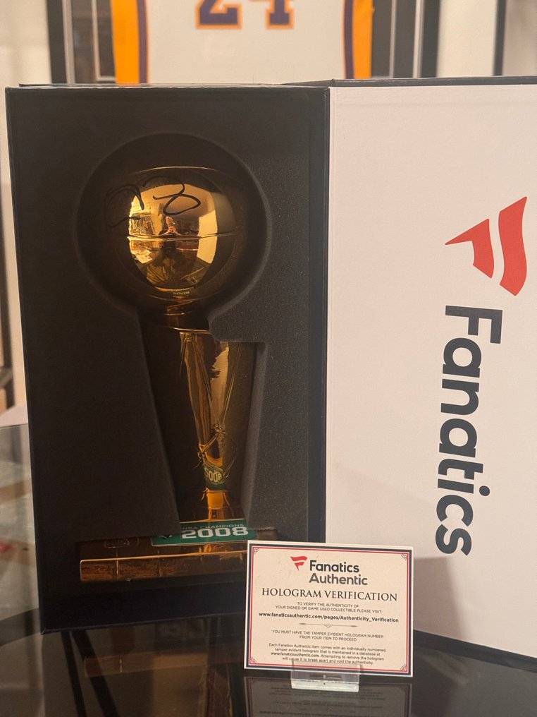 Boston Celtics - NBA - Kevin Garnett - 2008 - Sportstrofæ  #1.0