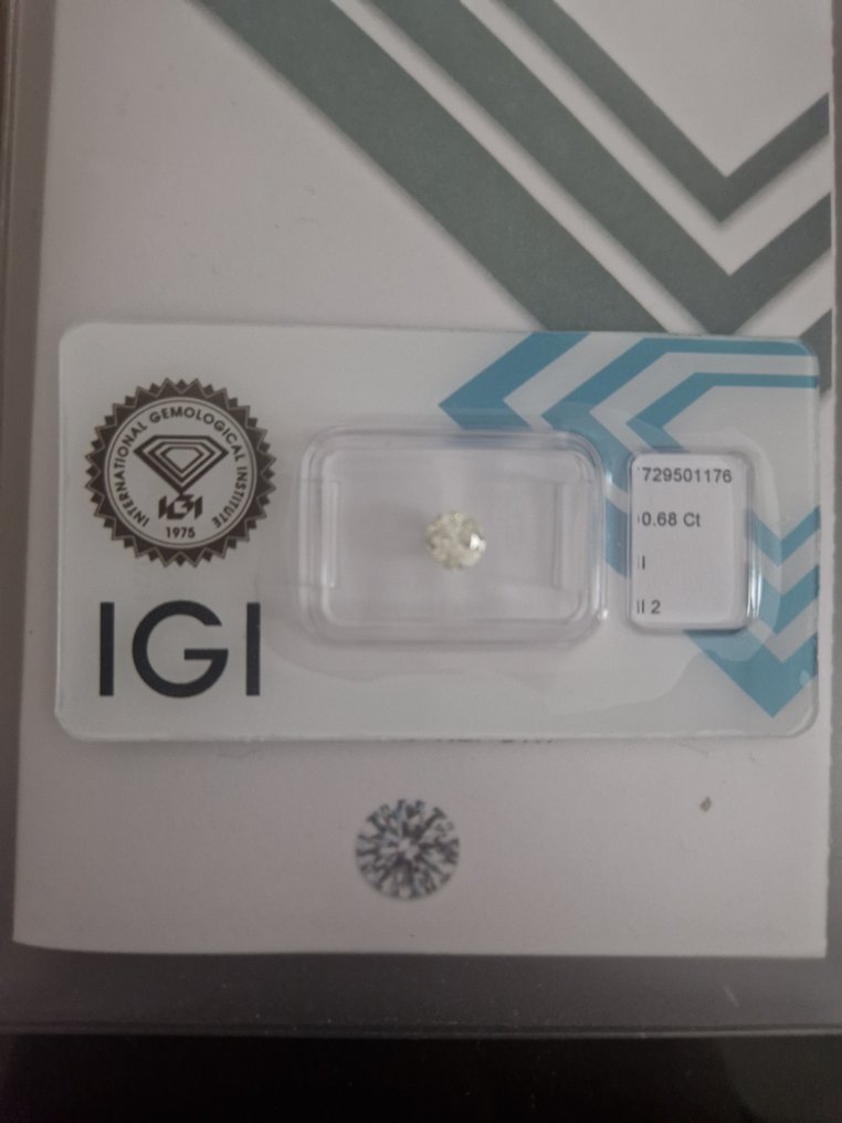 No reserve price - 1 pcs Diamond (Natural) - 0.68 ct - Round - I - I2 - International Gemological Institute (IGI) #1.0