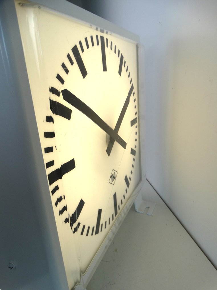 Station clock - Telenorma -   Metal, plastic - 1970-1980 - Double-sided clock #3.2