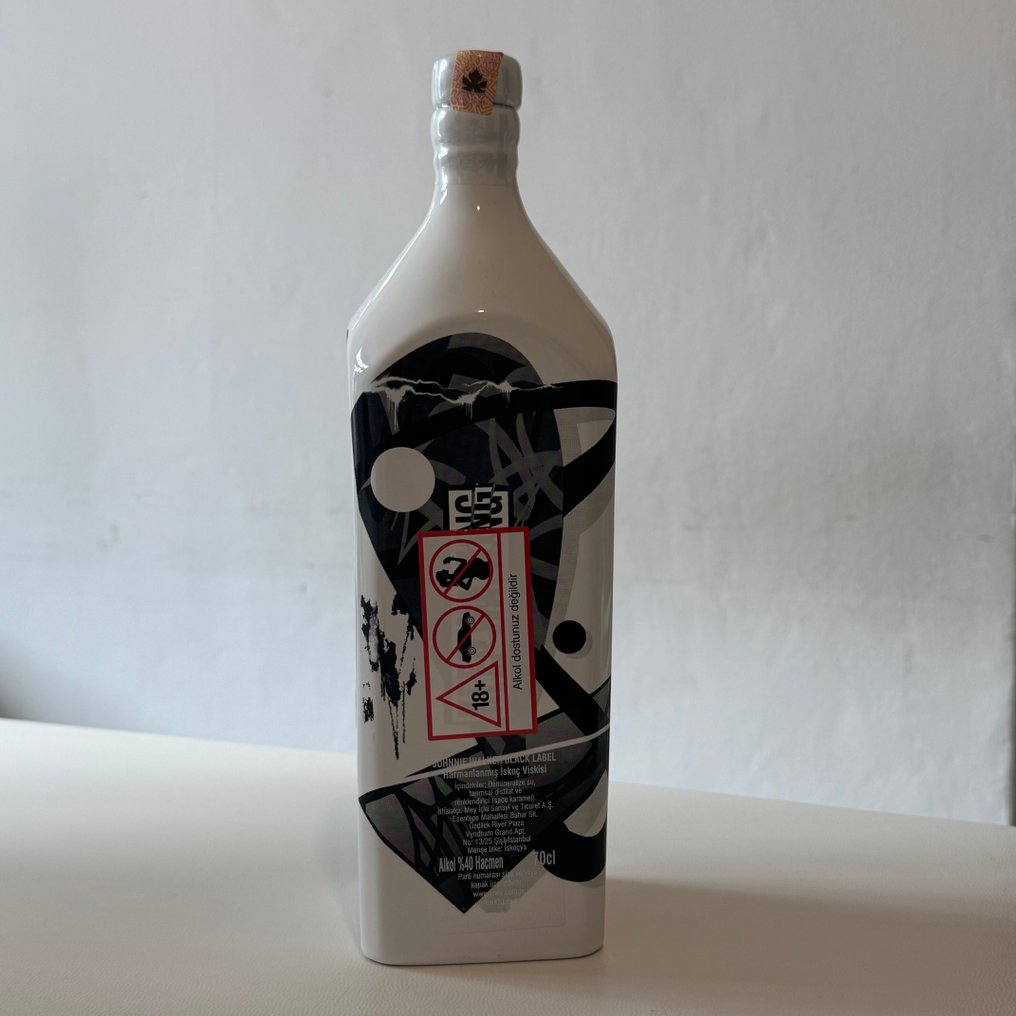 Johnnie Walker 12 years old Black Label - Istanbul Edition printed with Air Ink - 70cl #3.2