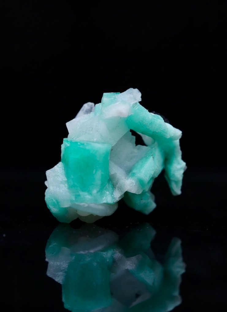 Smaragd Kristálymátrix - Magasság: 31 mm - Szélesség: 37 mm- 55.68 g - (1) #1.0