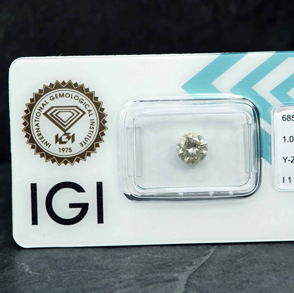 没有保留价 - 1 pcs 钻石  (天然色彩的)  - 1.08 ct - 圆形 - Light 稍帶灰色的 黄色 - I1 内含一级 - 国际宝石研究院（IGI） #4.3