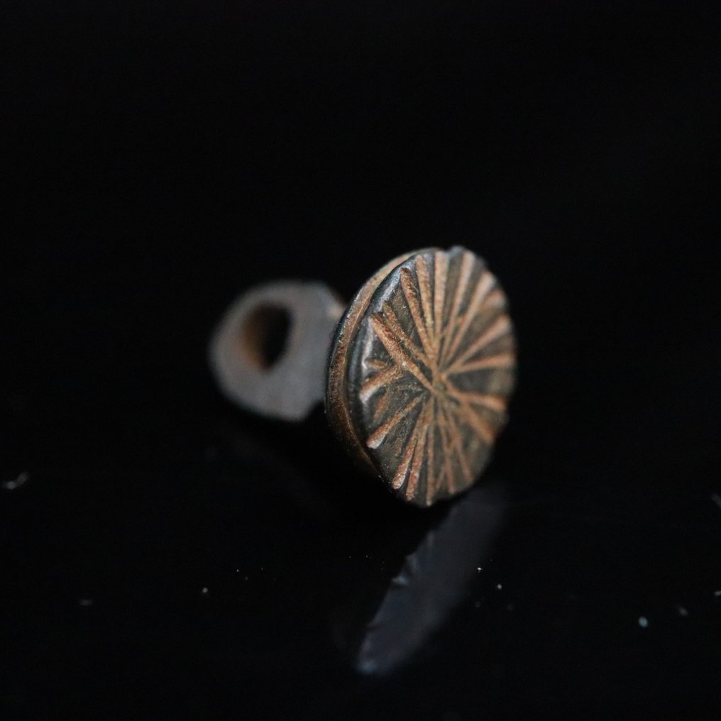 Αρχαία Ρωμαϊκή Μπρούντζος Κρεμαστό κόσμημα - Μενταγιόν Vulva (Αφροδίτη)  (χωρίς τιμή ασφαλείας) #1.0