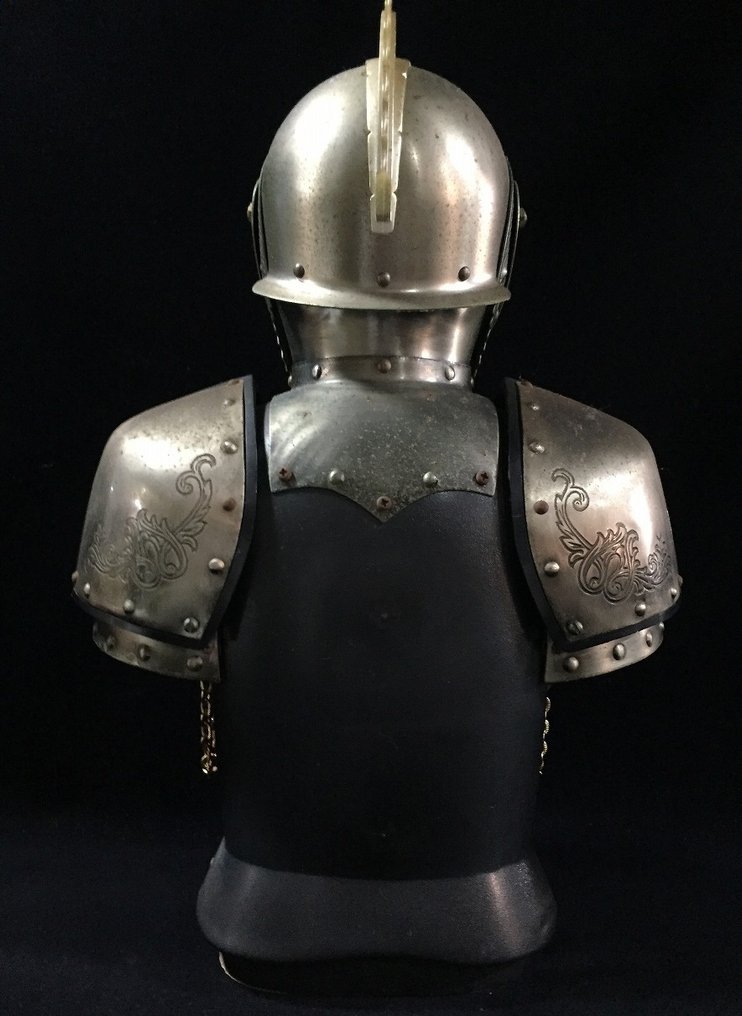 Nikka Armour Case w/ Decanter & 6 glasses  - b. 1970s - n/a #3.2