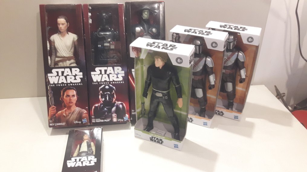 Hasbro  - Leluhahmo Rey; TIE Fighter Pilot; The Mandalorian; Luke Skywalker - 2010-2020 - Indonesia #1.0