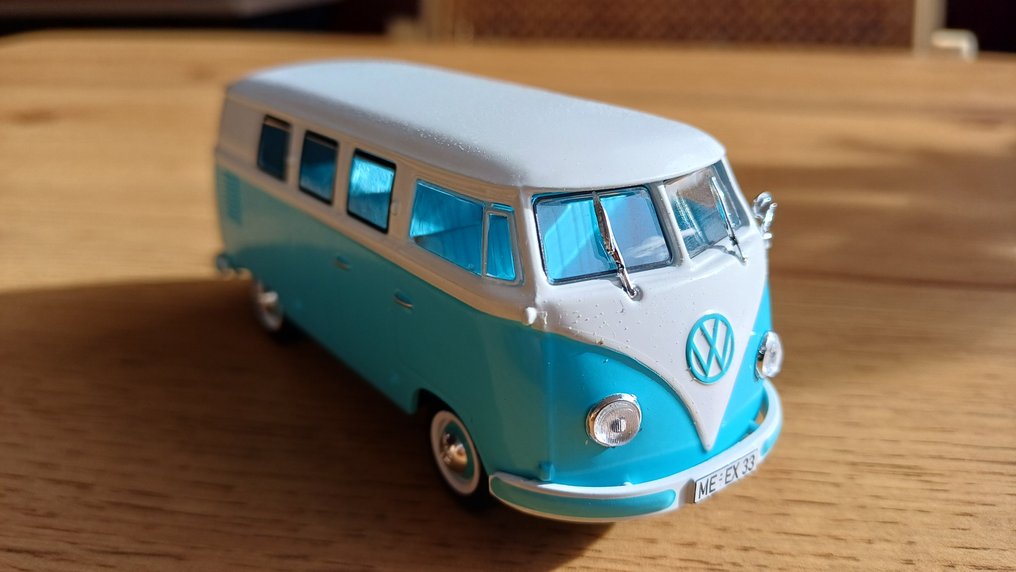 Hachette 1:43 - Modell szedán  (2) - Volkswagen Combi T1 avec caravane #3.2