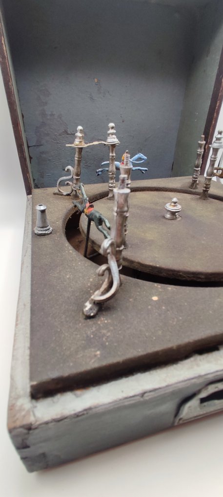 M.J. & Cie - 锡制玩具 - Gioco da salotto meccanico francese dei primi del XX secolo, gioco di corse di cavalli - 1910-1920 - 法国 #2.1