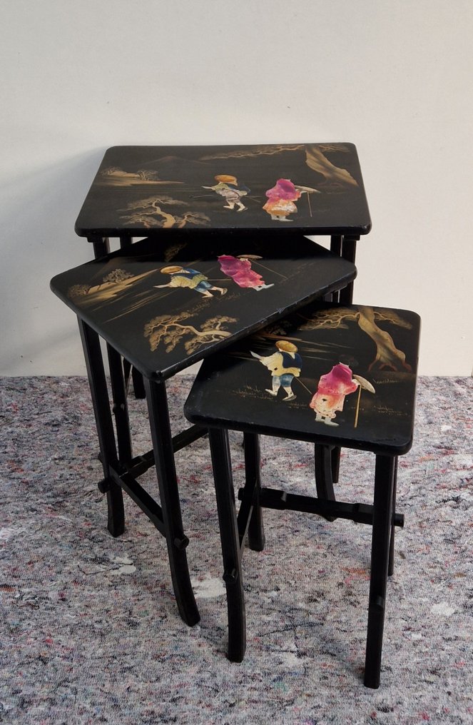 Chinoiserie Gigognes - Tables gigognes (3) - Bois, Lak - Apart Set & Coloré #1.0