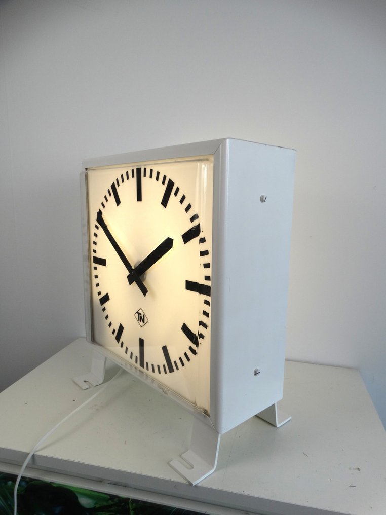 Station clock - Telenorma -   Metal, plastic - 1970-1980 - Double-sided clock #4.3
