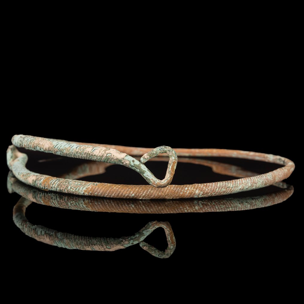 Ευρωπαϊκή Εποχή του Χαλκού Χάλκινο βραχιόλι με σπειροειδή σχέδιο  (χωρίς τιμή ασφαλείας) #1.0