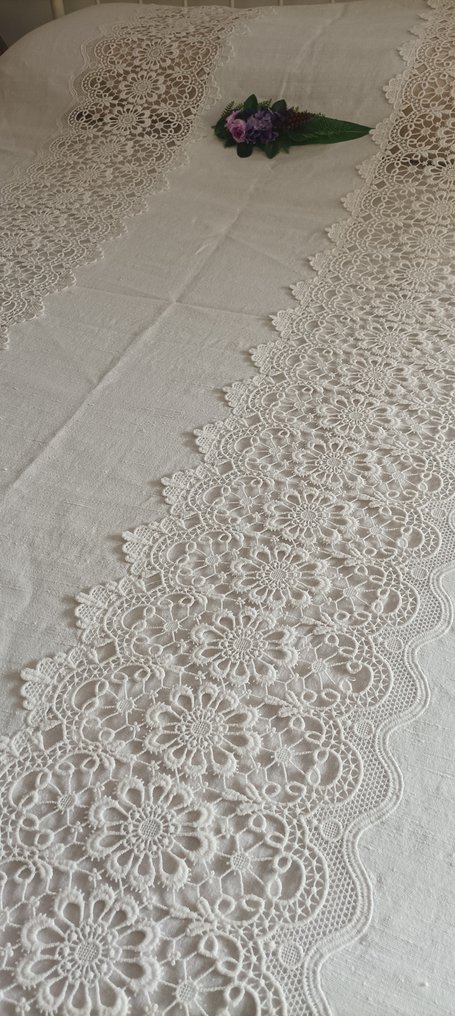 Colcha magnífica de ajuar en lino con grandes bordados Guipir y fundas de almohada iguales. - Colcha  - 265 cm - 255 cm #2.1