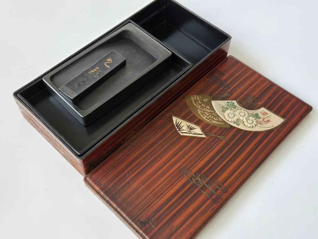 复古日本“Suzuribako”——金银蒔绘漆墨砚盒——昭和时代 - 木 - 日本 - 昭和年代(1926-1989) #1.0