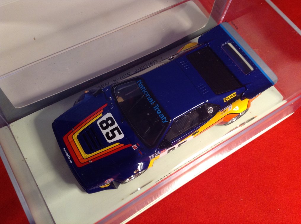 Spark 1:43 - Modelracerbil - ref. #S6406 B.M.W. M1 IMSA GTO 24h Le Mans 1982 #85 Tony Garcia/Fred Stiff/Albert Naon - Fremragende kvalitet - begrænset udgave - svær at finde i dag. #2.1