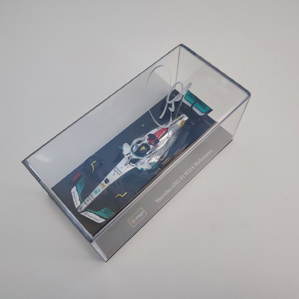梅 赛 德 斯 - 刘易斯·汉密尔顿 - 2022 - 比例1/43模型车  #3.2