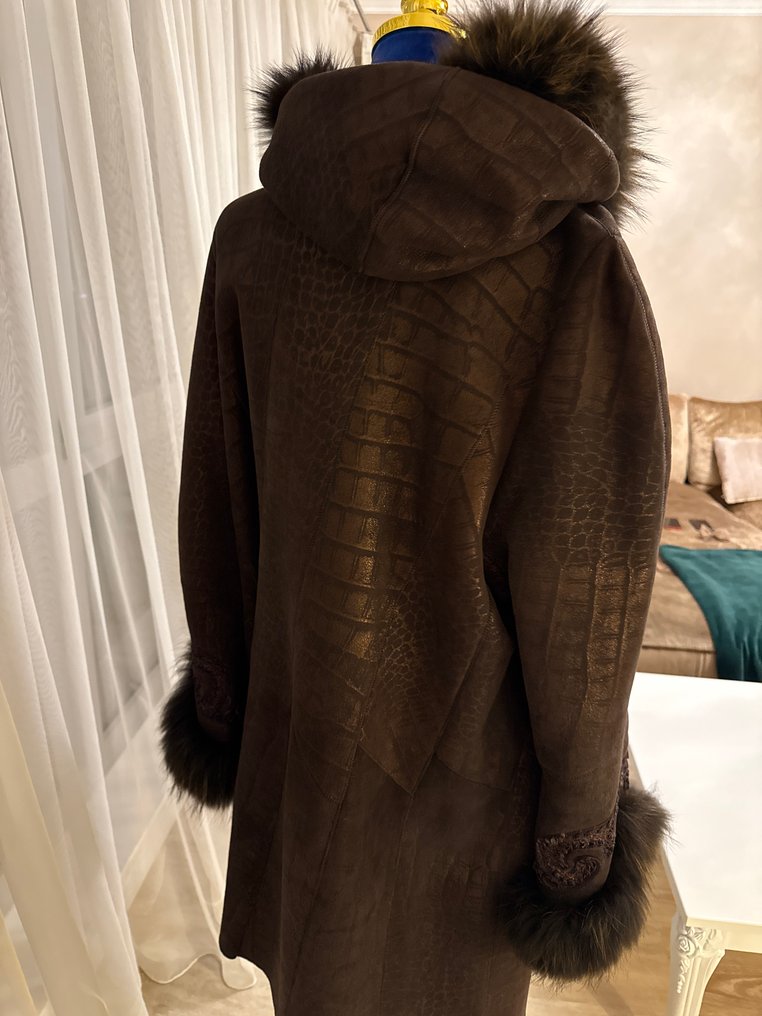 Artisan Furrier - Cappotto di pelliccia #4.3