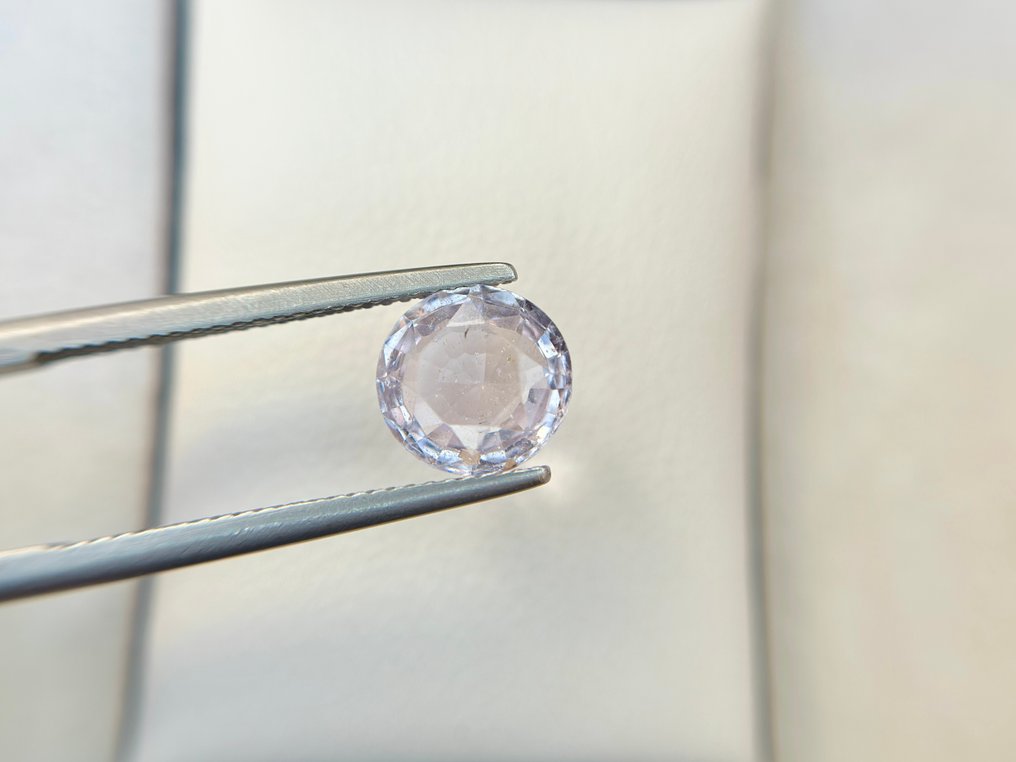 No reserve price - 1 pcs  Colourless Sapphire  - 2.56 ct - Bellerophon Gemlab - MADAGASCAR SAPPHIRE #4.3