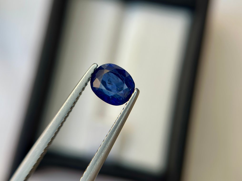 χωρίς τιμή ασφαλείας - 1 pcs  Μπλε Ζαφείρι  - 1.83 ct - Bellerophon Gemlab - Ζαφείρι Ceylon Μπλε #1.0