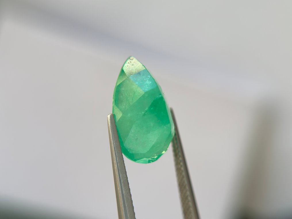 没有保留价 - 1 pcs  绿色 祖母绿  - 8.36 ct - Bellerophon 宝石实验室 - 哥伦比亚天然翡翠 #4.3