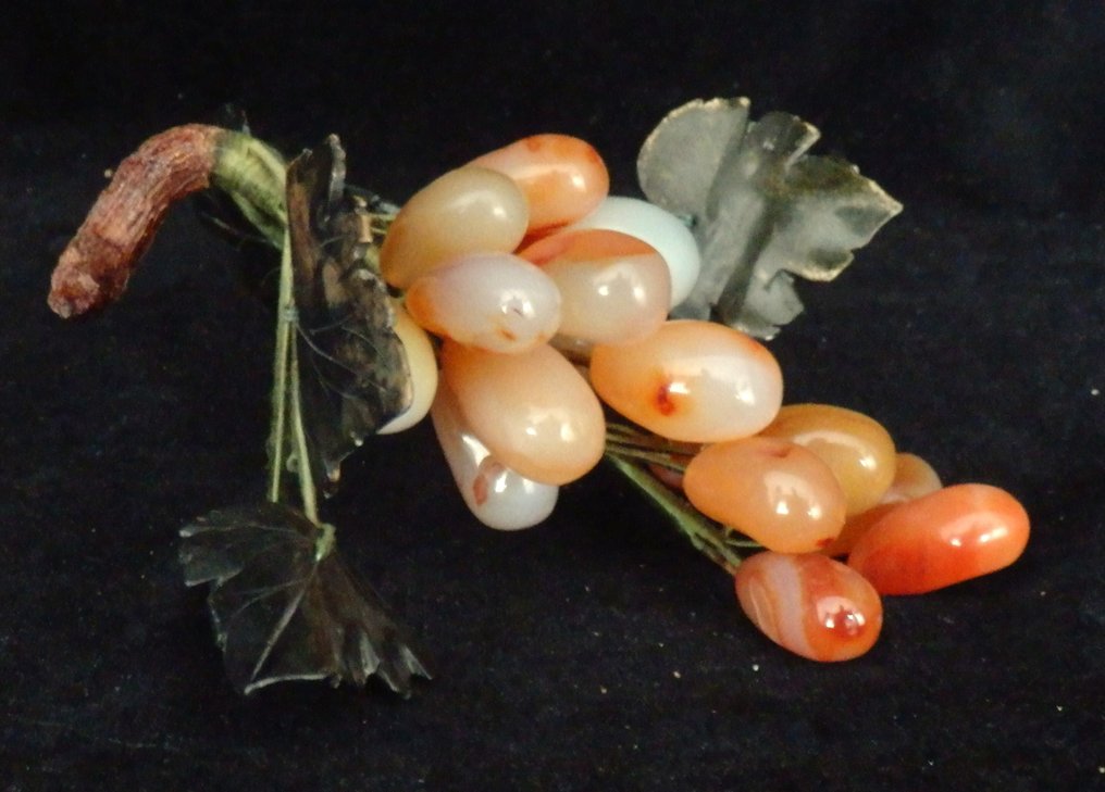 Rode Agaath - Carneool - Jade 一串由红色Agaath - Carneool(L)和玉叶组成的硬石葡萄 - 高度: 16 cm - 闊度: 17 cm- 400 g #4.3