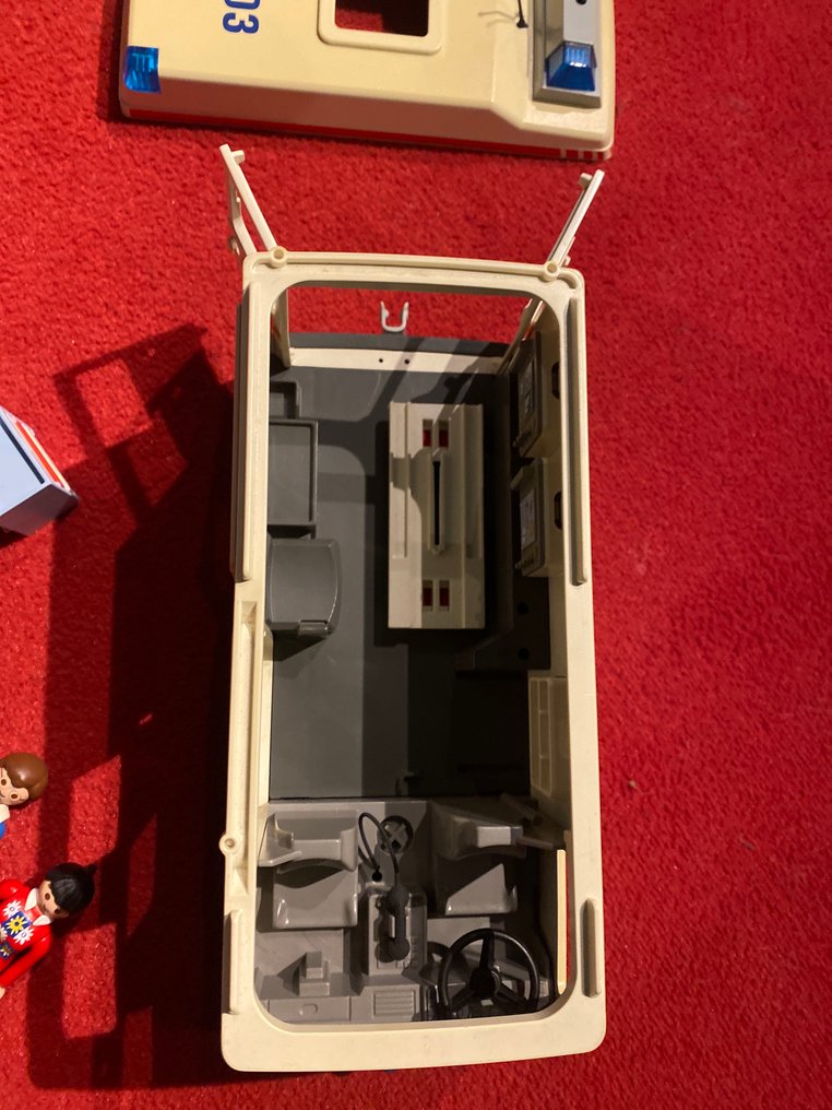 魔比玩具 - 玩具人偶 - Lot: ambulance, winkelbus/markt en tractor met accessoires  (3) - 塑料 #3.2