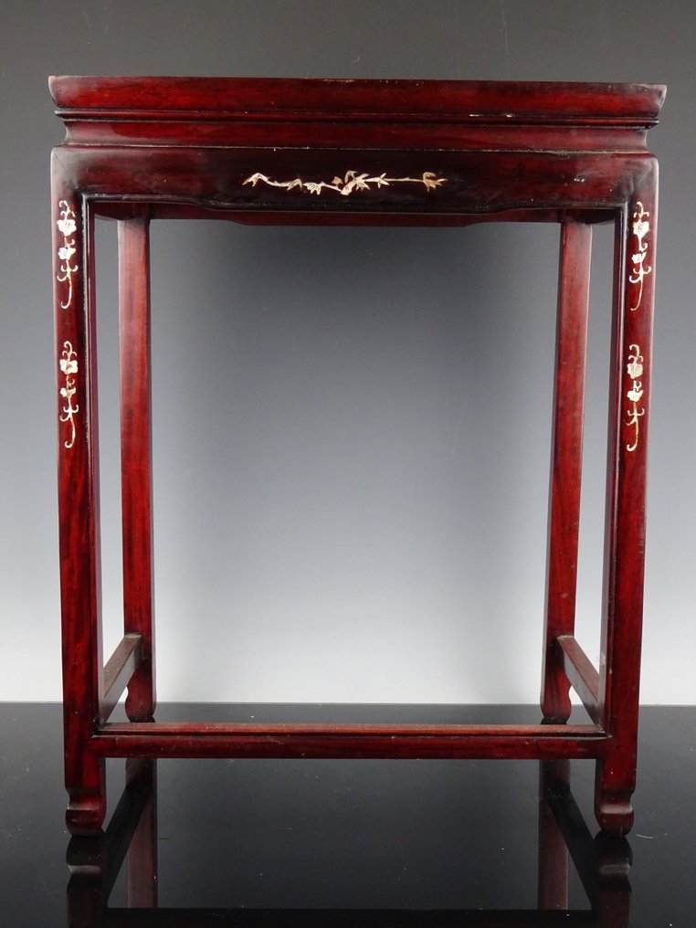 小凳子 - 瓷器 - 中國 - 清朝（1644-1911）  (沒有保留價) #1.0