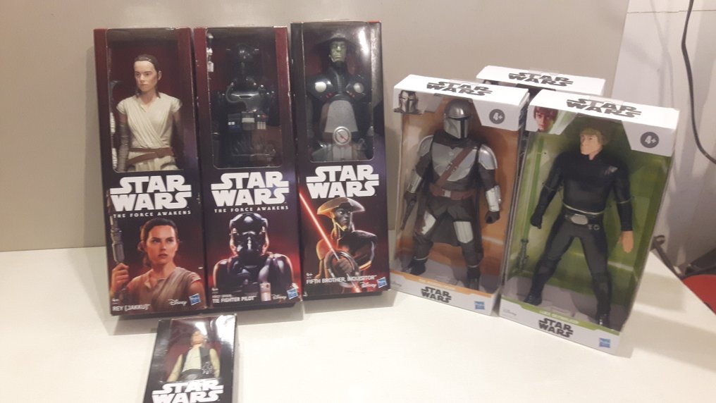 Hasbro  - Leluhahmo Rey; TIE Fighter Pilot; The Mandalorian; Luke Skywalker - 2010-2020 - Indonesia #1.0