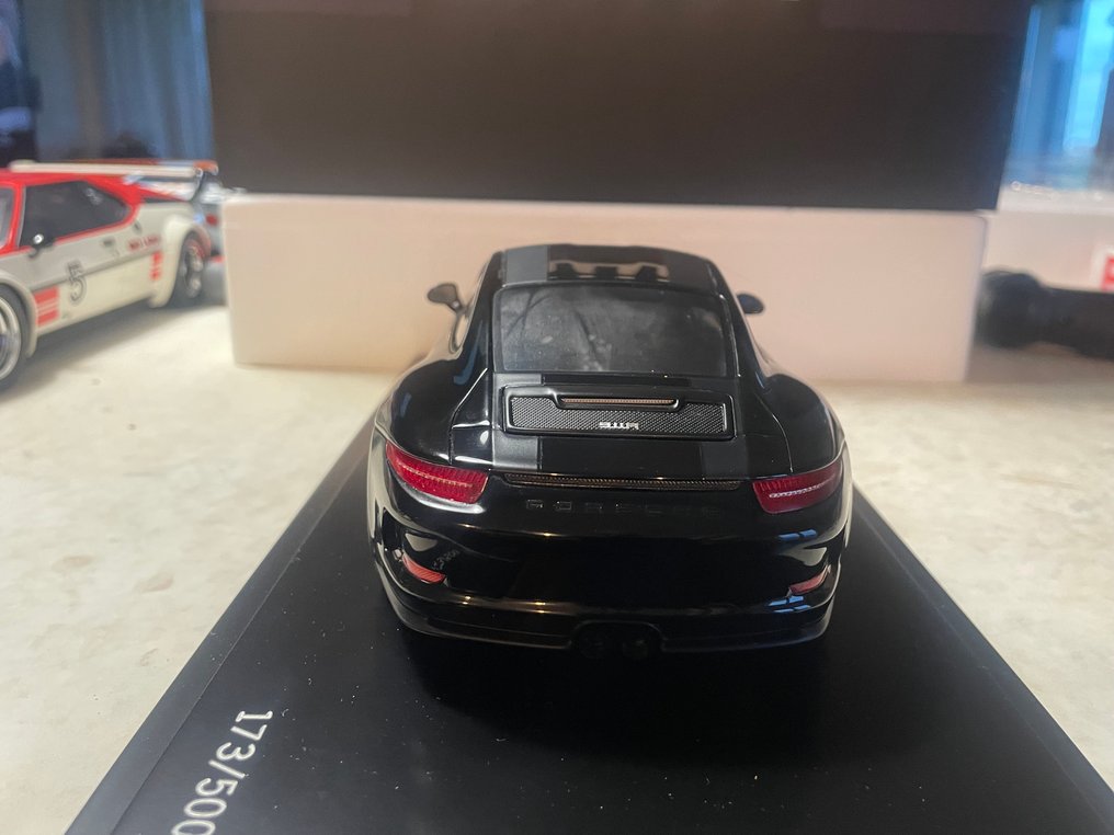 Spark 1:18 - Modellino di auto - Porsche 911 R #2.1