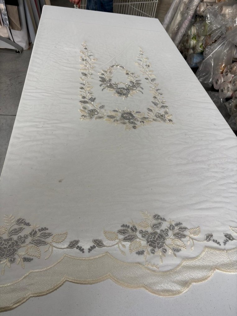 Υφάσματα για κουρτίνα, πολύτιμο τούλι γαλλικής προέλευσης, κεντημένο και περιποιημένο στο κάτω - Ύφασμα κουρτίνας - 400 cm - 300 cm #1.0