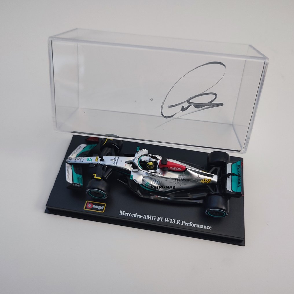 梅 赛 德 斯 - 刘易斯·汉密尔顿 - 2022 - 比例1/43模型车  #1.0