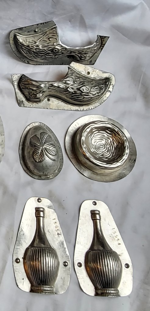 Verschillende chocolade vormen en marsepein vormen; Merkjes: DeHaeck Gent, C. van Laere Leiden en - Instrumente de lucru #1.0