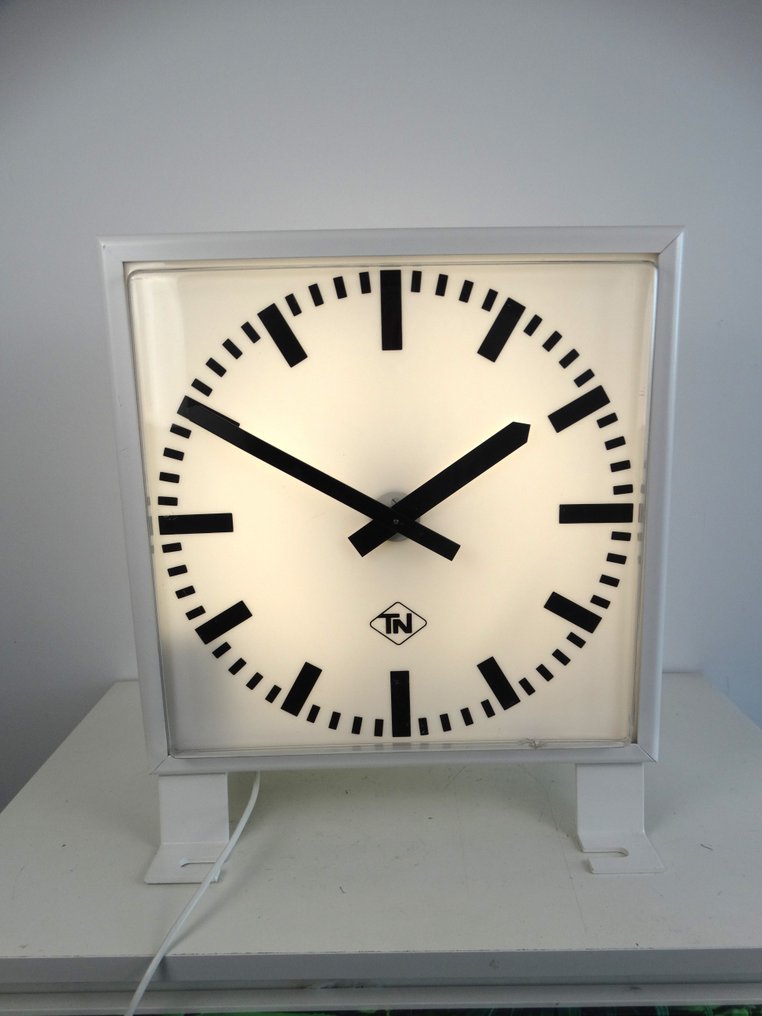 Station clock - Telenorma -   Metal, plastic - 1970-1980 - Double-sided clock #1.0