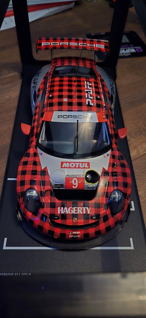 IXO 1:18 - Machetă mașină de curse - Porsche 911 GT3 R Winner GTD Class 24h Daytona 2022 - Model de mașină frumos, în stare nouă și vine în ambalaj original. #1.0