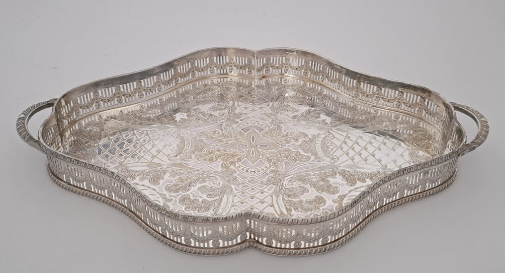 Viners of Sheffield - Serving tray - with a raised edge - 37.5x22.5 cm. - Silverplated #3.2