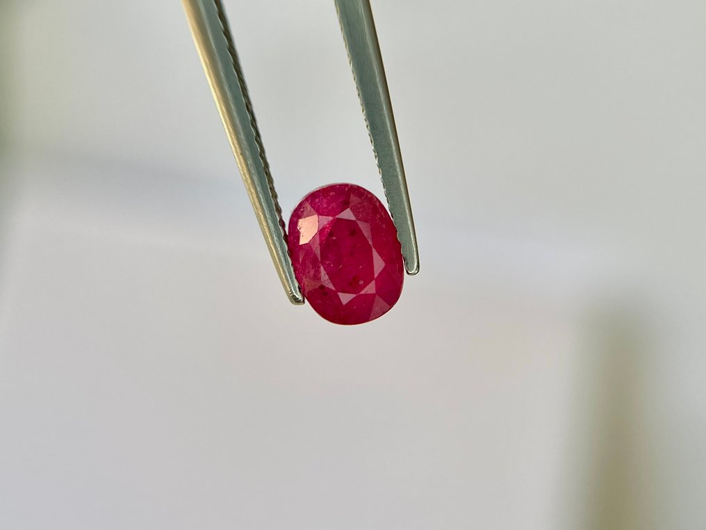 Ei pohjahintaa - 1 pcs  Punainen Rubiini  - 2.24 ct - Bellerophon Gemlab - Ei lämpöä punainen rubiini #2.1