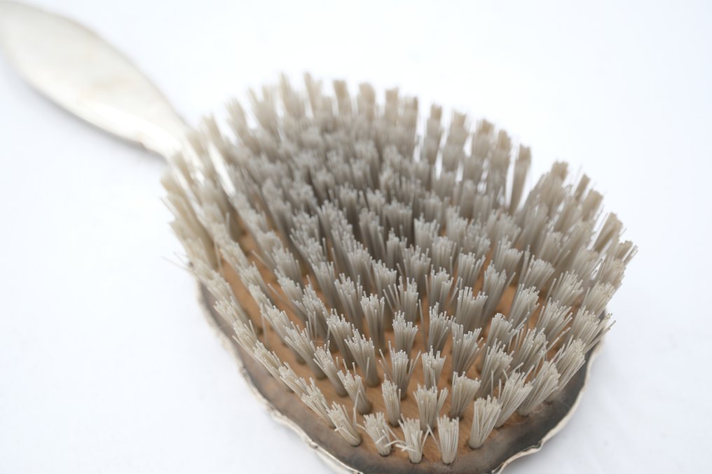 Figurka - Brush - Srebro pr. 900 #3.2