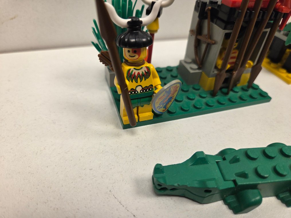 Lego Sett - Pirates - LEGO Crocodile Cage 6246 + LEGO Smuggler's Shanty 6258 #3.2