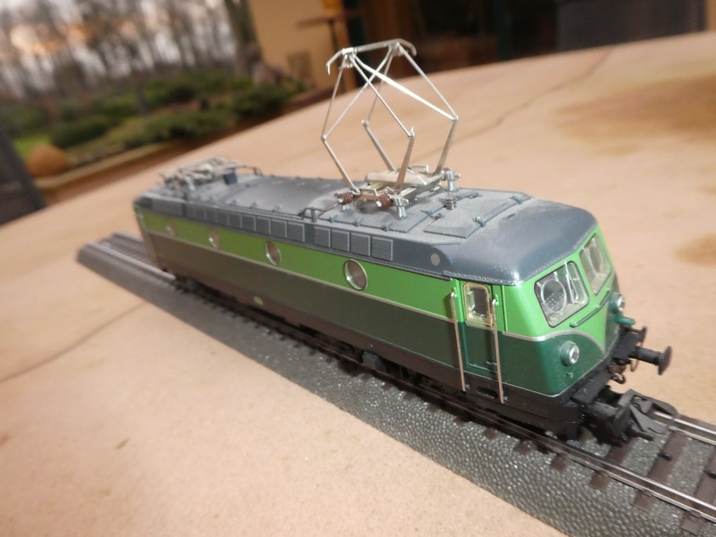 Märklin H0轨 - 37231 - 电力机车 (1) - 电力机车系列122 - NMBS #3.2