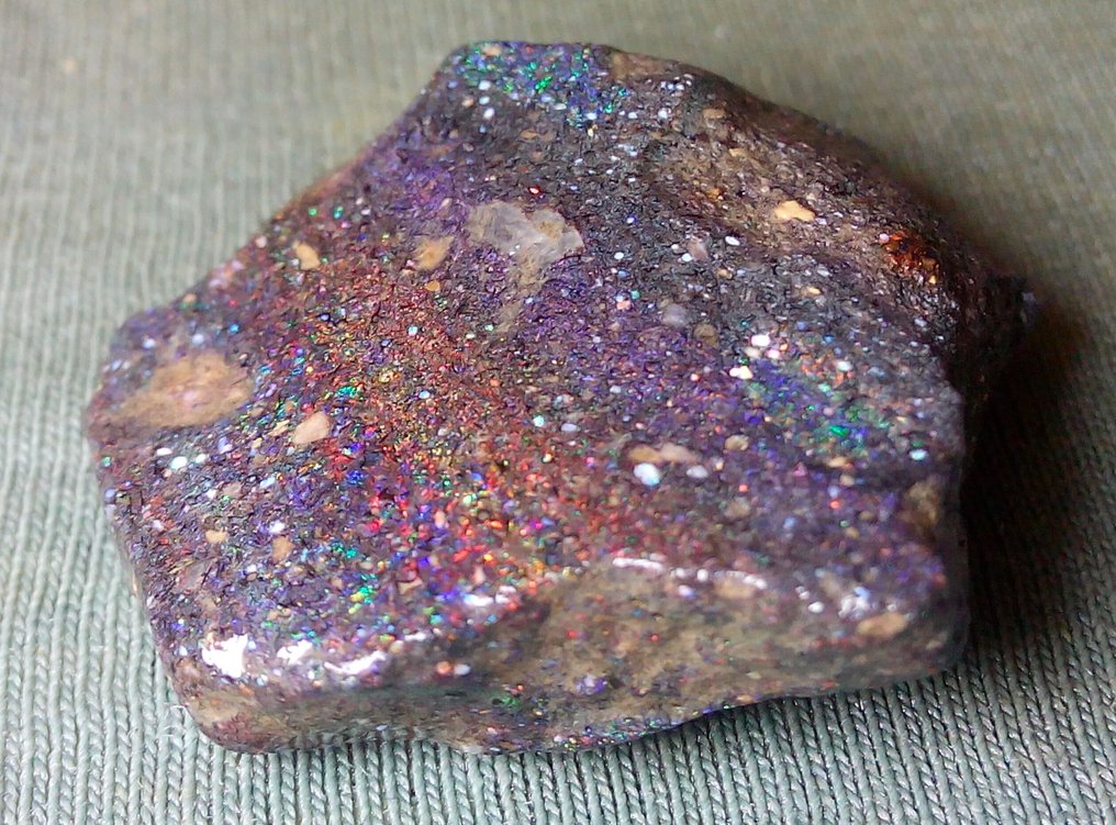 34,5 cts - Top Colors - Honduras Black Opal Karkea- 6.9 g #2.1