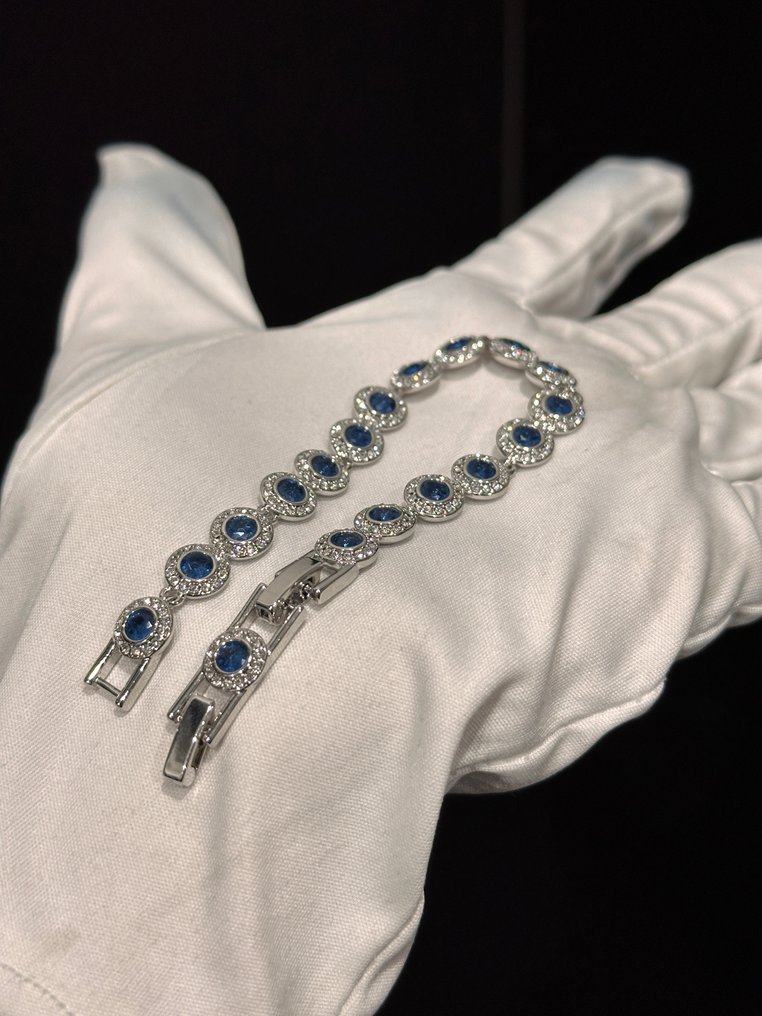 Swarovski - 雕塑, Crystal-encrusted bracelet - 0 cm - 水晶 #1.0