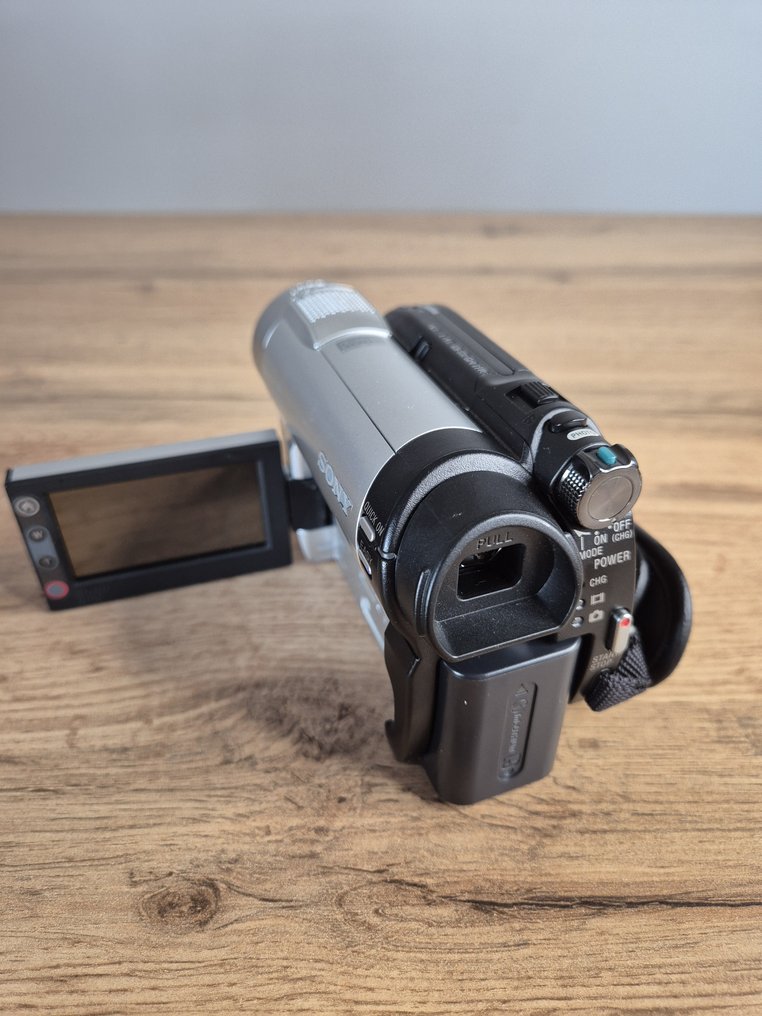 Sony DCR-DVD110E Digital video camera #1.0